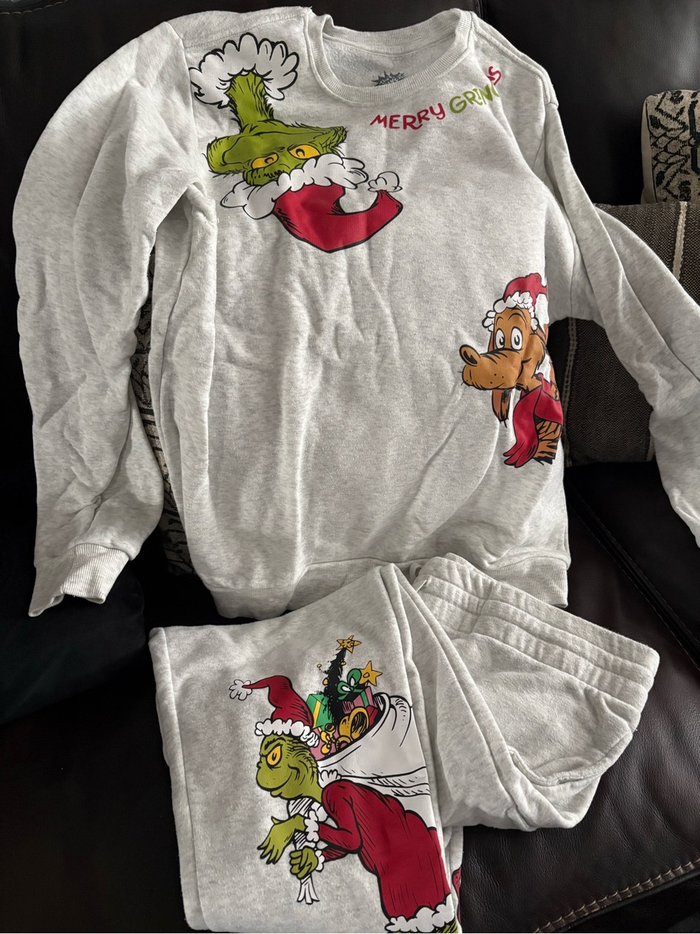 Men Gray Grinch Holiday Pajama Set